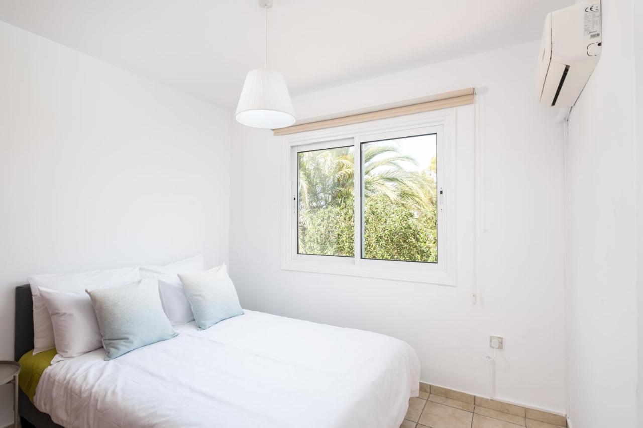 Pebble Beach Apartment Voroklini Esterno foto