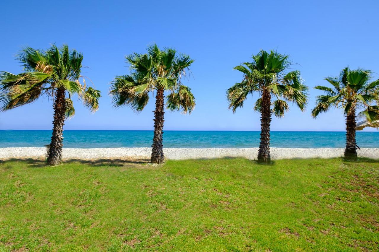 Pebble Beach Apartment Voroklini Esterno foto